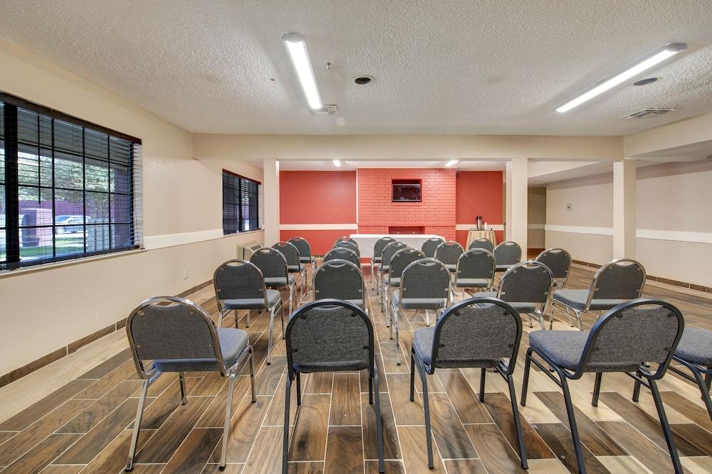 大学大道学院站戴斯酒店 大学城 外观 照片